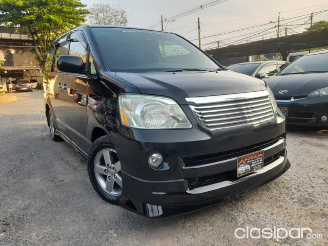 Toyota Noah 2006 - foto 2