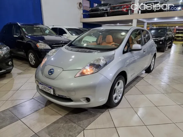 Nissan 100 2011 - foto 2
