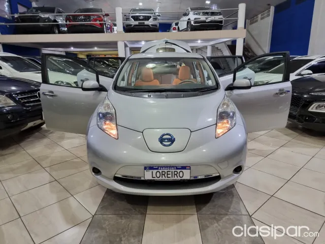 Nissan 100 2011 — foto 7