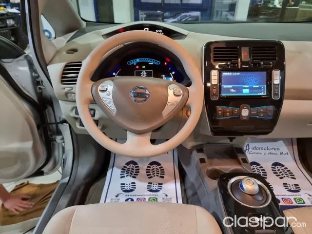 Nissan 100 2011 - foto 8