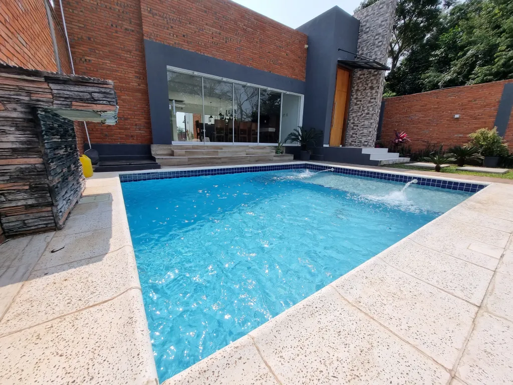ALQUILO CASA EN SANBER ESTILO MINIMALISTA CON PISCINA Y FOGON — foto 2