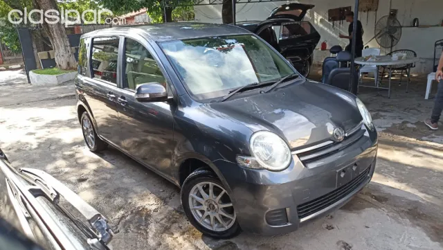 Toyota Sienta 2010 — foto 2
