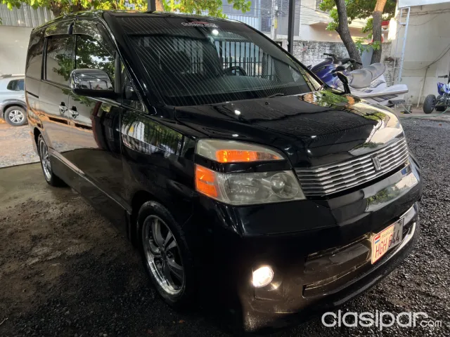 Toyota Voxy 2007 - foto 2