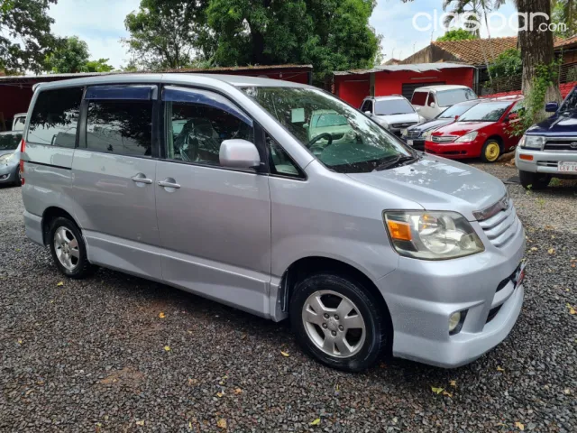 Toyota Noah 2002 — foto 5