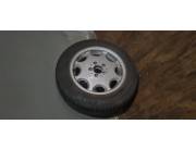VENDO Una llanta Mercedes Benz aro 15 W202 W203 sin golpes.