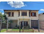 Casa con 3 habitaciones, semi amoblada, Barrio SAN PABLO - Asuncion