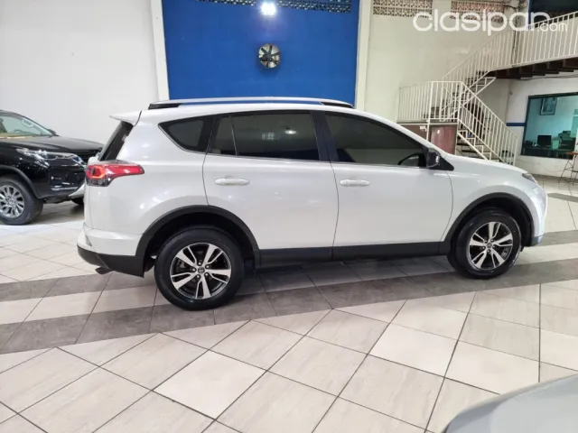 Toyota Rav4 2018 — foto 6