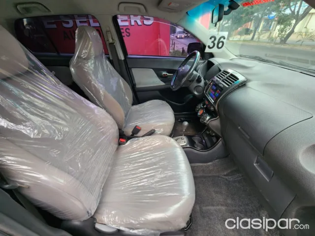 Toyota New Ist 2007 — foto 4