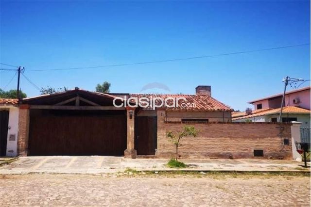 Casas - VENDO PROPIEDAD DE AMPLIO FRENTE EN ASUNCIÓN BARRIO SANTA LIBRADA - San Vicente