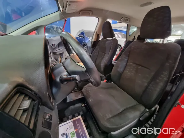 Toyota New Ractis 2010 — foto 3