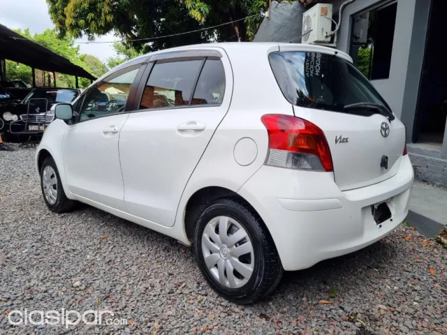 Toyota Vitz 2011 — foto 3