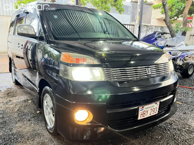 Toyota Voxy 2004 — foto 4
