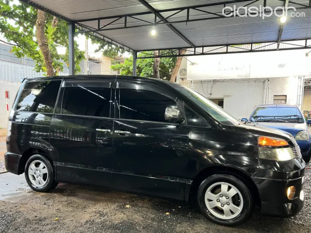 Toyota Voxy 2004 — foto 5