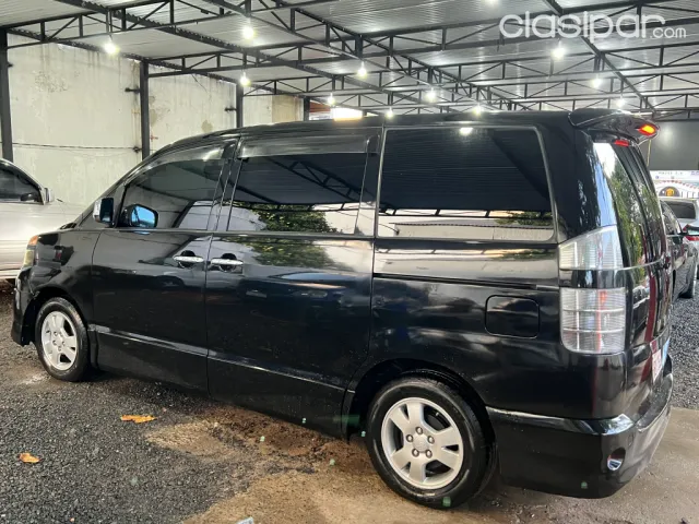 Toyota Voxy 2004 — foto 6