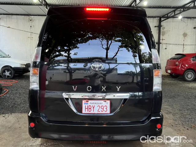 Toyota Voxy 2004 — foto 7