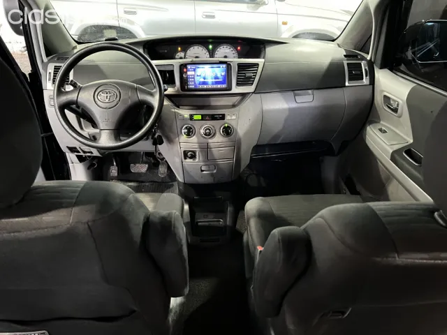 Toyota Voxy 2004 - foto 8