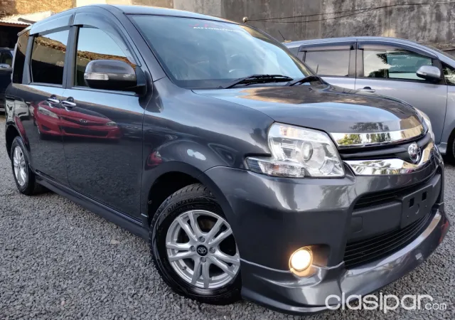 Toyota Sienta 2012 - foto 2