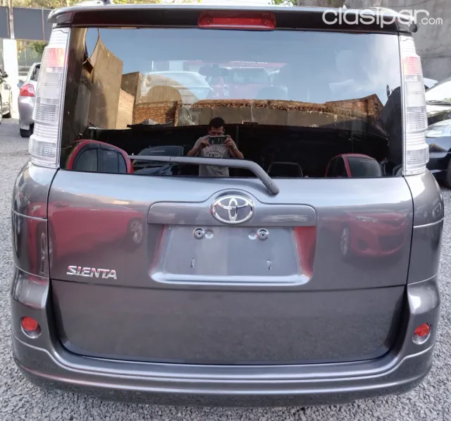 Toyota Sienta 2012 — foto 3