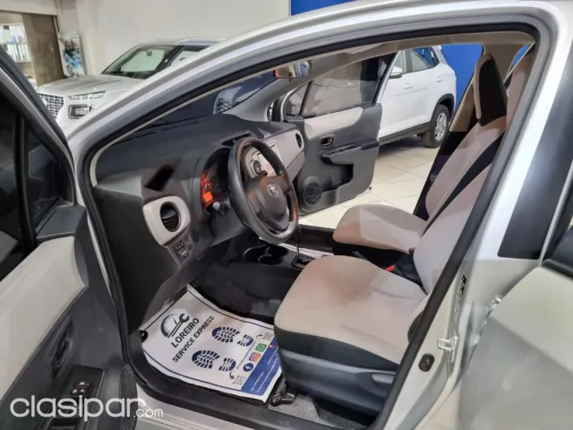 Toyota Vitz 2012 — foto 7