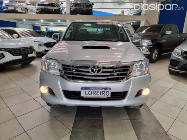 Toyota Hilux 2014 — foto 2
