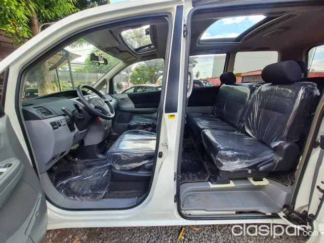 Toyota Voxy 2004 - foto 8
