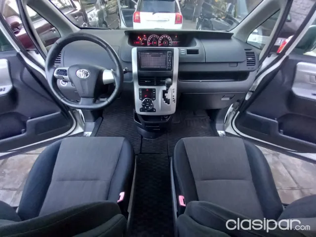 Toyota Noah 2010 — foto 7