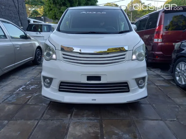 Toyota Noah 2010 — foto 3