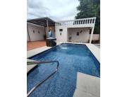 Casa en Mariano Roque Alonso, Piscina, Quincho 4 Dormitorios 441 m2 Terreno