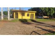 Salon Comercial en Barrio Primavera Luque