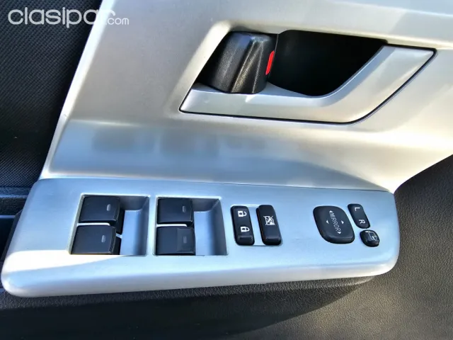 Toyota Noah 2011 — foto 4