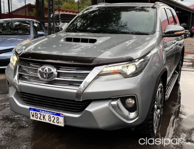 Toyota Fortuner 2017 - foto 2