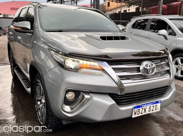 Toyota Fortuner 2017 — foto 3