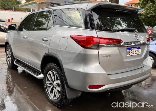 Toyota Fortuner 2017 - foto 8