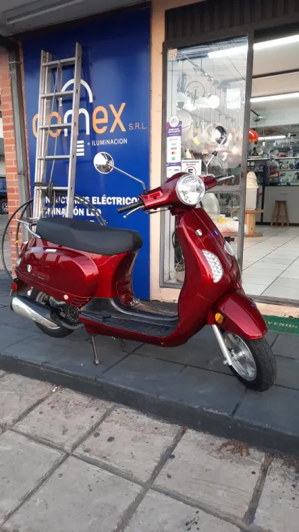 Scooter Kenton Elegance 150cc,Replica Vespa LX — foto 3