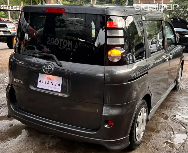 Toyota Sienta 2006 — foto 7