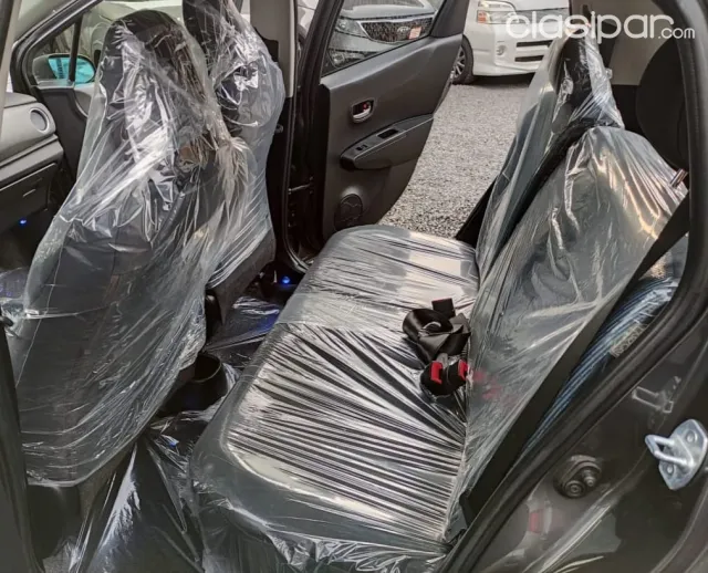 Toyota Vitz 2011 — foto 4