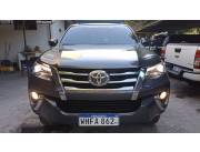 VENDO TOYOTA FORTUNER POCO USO AUTOMÁTICO DIESEL AÑO 2018 MODELO 2019