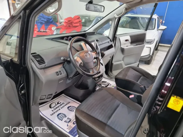 Toyota Voxy 2010 — foto 5