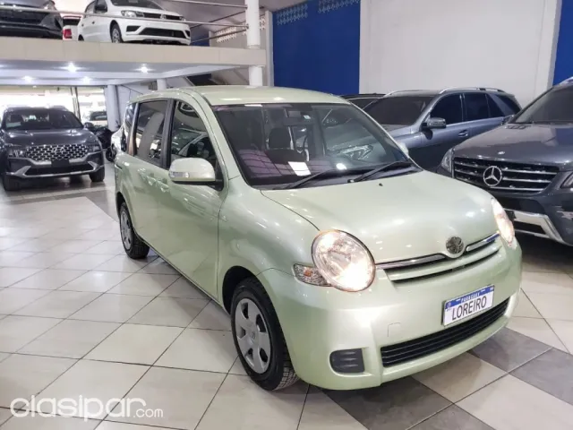 Toyota Sienta 2010 - foto 2