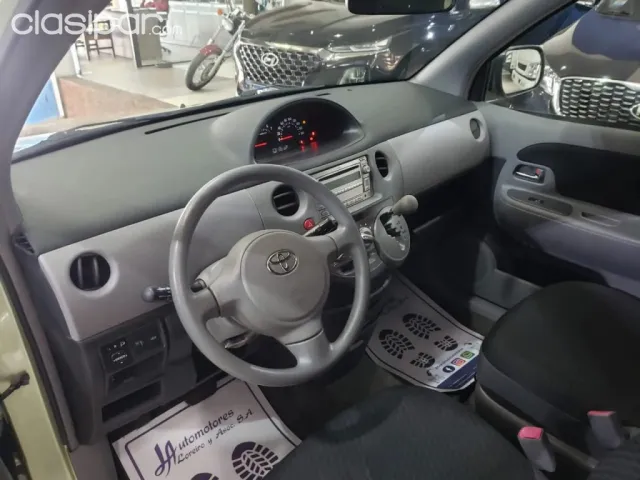 Toyota Sienta 2010 — foto 5