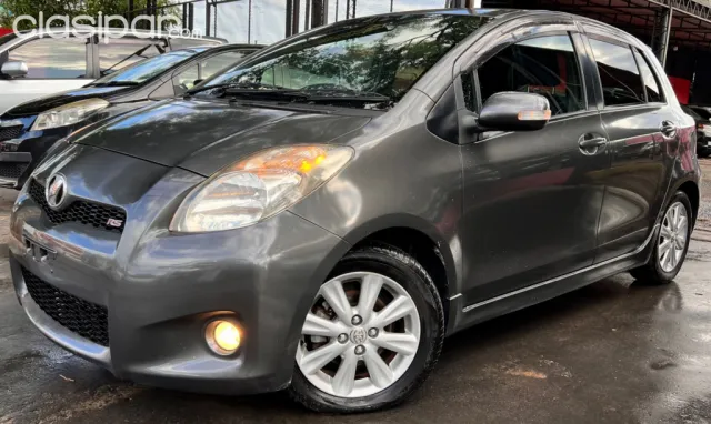 Toyota Vitz 2009 — foto 4