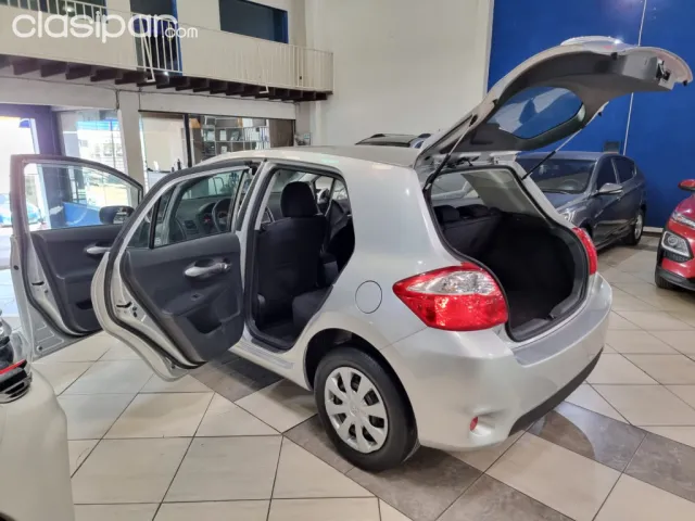 Toyota Auris 2010 — foto 6
