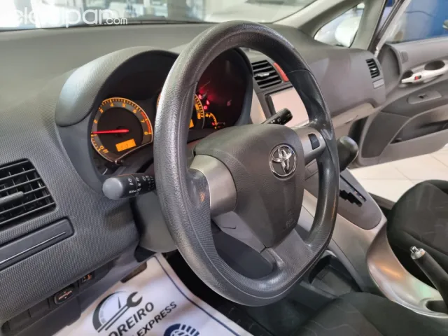 Toyota Auris 2010 - foto 7