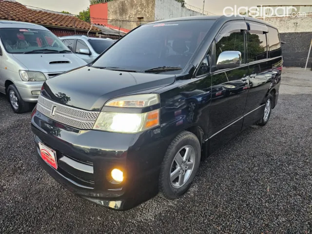 Toyota Voxy 2006 - foto 2