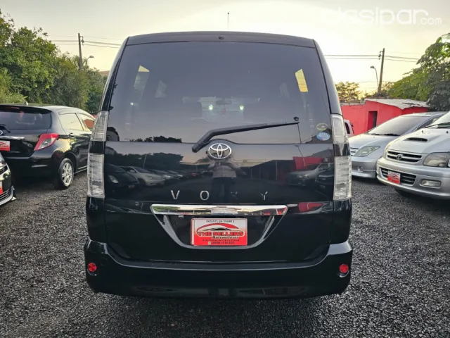 Toyota Voxy 2006 - foto 7