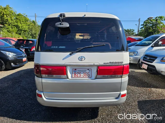 Toyota Regius Año 1998 — foto 4
