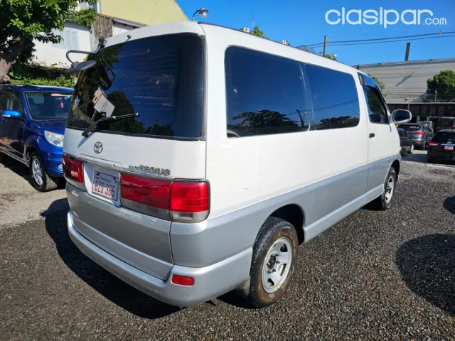 Toyota Regius Año 1998 - foto 8