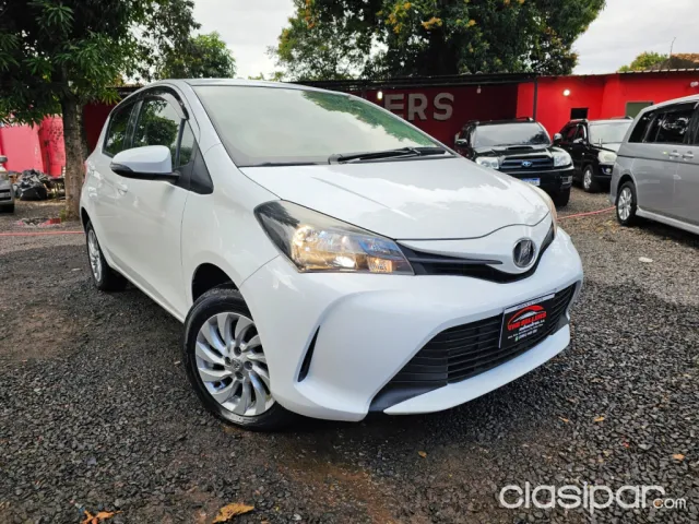 Toyota Vitz 2014 — foto 2