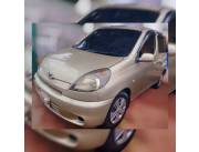 Toyota Fung Cargo. Año.: 2.000. V.v.t.i. Naftero. Automático. 1.300cm3. A transferir. V/R.