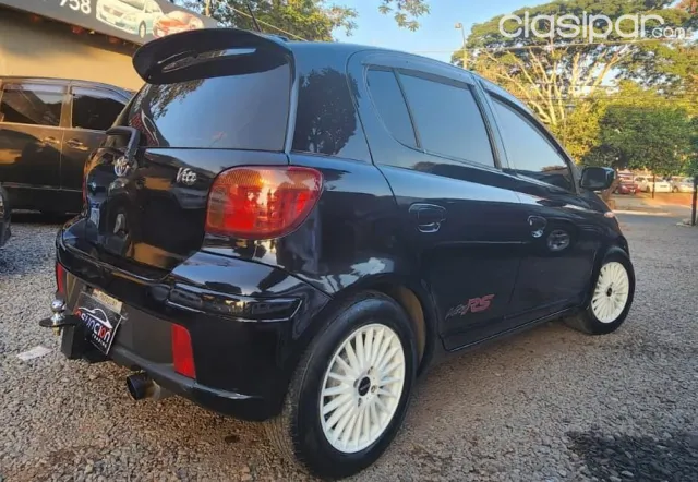Toyota Vitz 2003 — foto 4